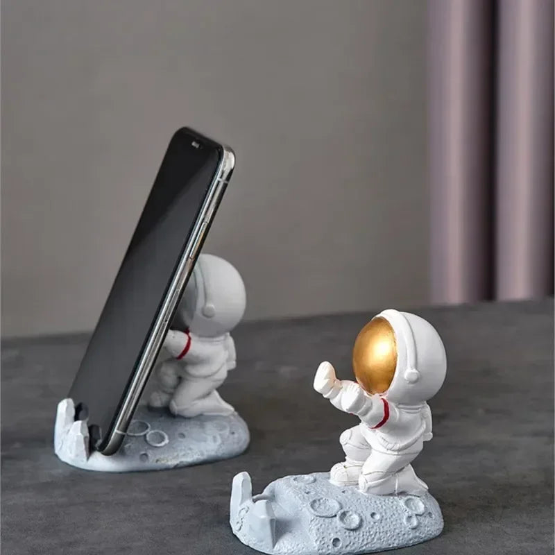 Astronaut Phone Holder Office Desk Decoration, Nordic Style Decoration, Resin Astronaut Holder, Toy Gift  Fairy Garden