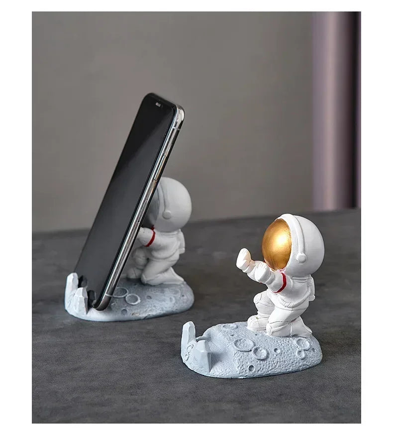 Astronaut Phone Holder Office Desk Decoration, Nordic Style Decoration, Resin Astronaut Holder, Toy Gift  Fairy Garden