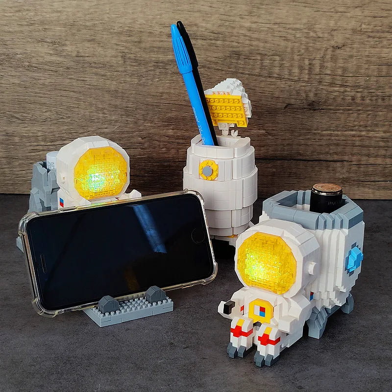 Building blocks Astronaut Astronaut presents cute pen holder mobile phone holder