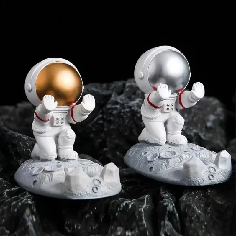 Astronaut Phone Holder Office Desk Decoration, Nordic Style Decoration, Resin Astronaut Holder, Toy Gift  Fairy Garden