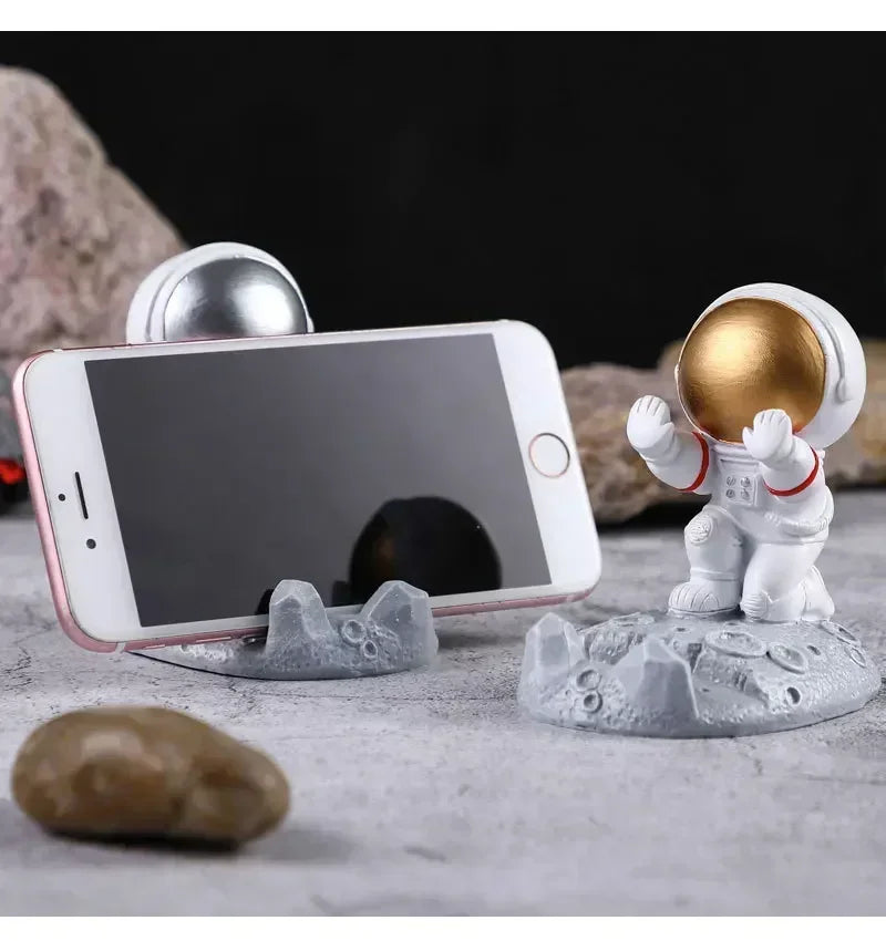 Astronaut Phone Holder Office Desk Decoration, Nordic Style Decoration, Resin Astronaut Holder, Toy Gift  Fairy Garden